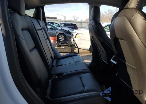 2022 Tesla Model Y from USA, damaged, VIN 7SAYGDEE7NF437385